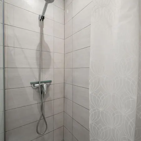 Le Riva - Hyper Centre - Parking - Wifi Menton