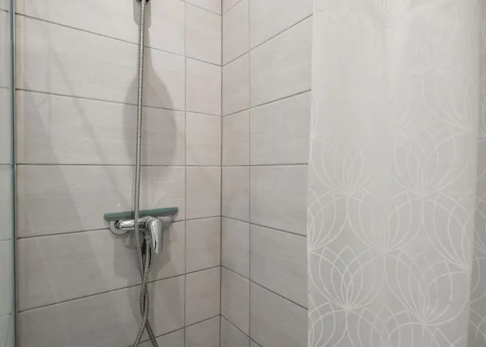 Le Riva - Studio Hyper Centre - Parking - Wifi Ментона